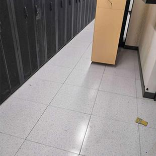 ���̰���